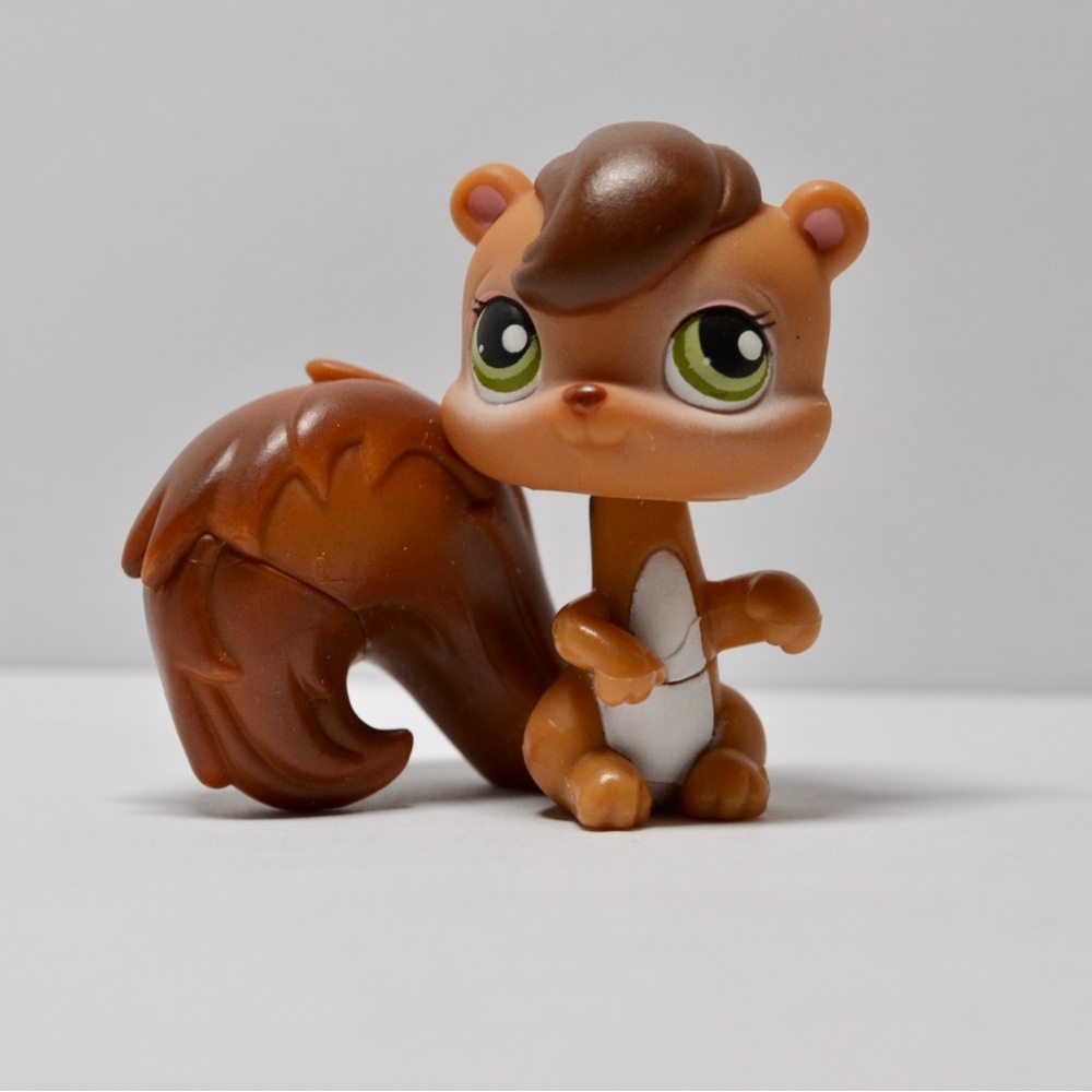 Littlest Pet Shop Authentic # 195 Brown Squirrel Skunk Green Eyes